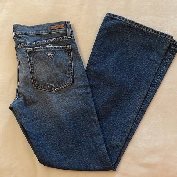GUESS Premium Distressed Jeans Size 10 Long Neutral Travel Jeans  Timeless - Picture 2 of 10